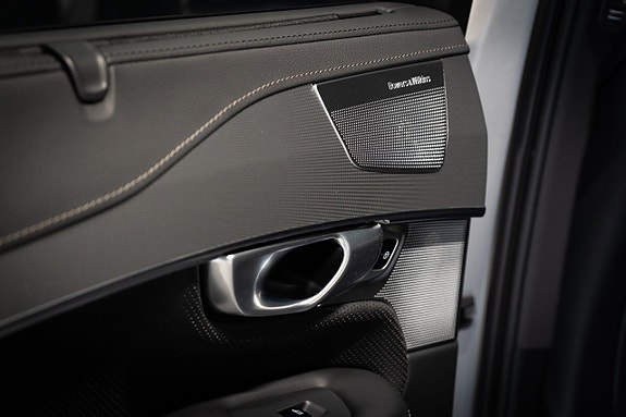 Volvo XC90 17 of 30