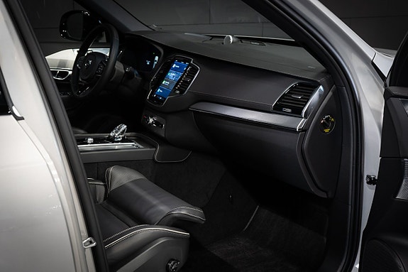 Volvo XC90 19 of 30