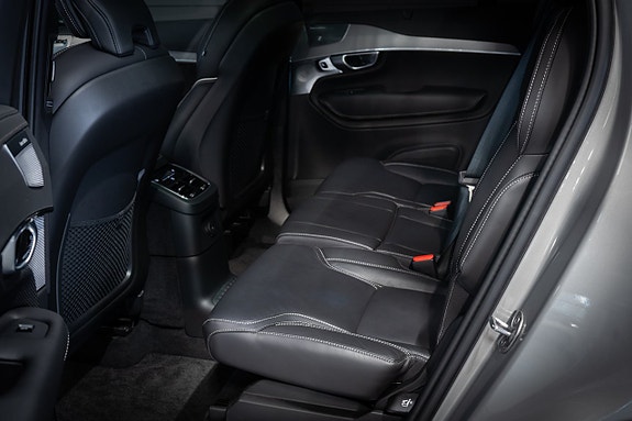 Volvo XC90 15 of 30