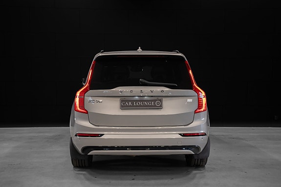Volvo XC90 4 of 5