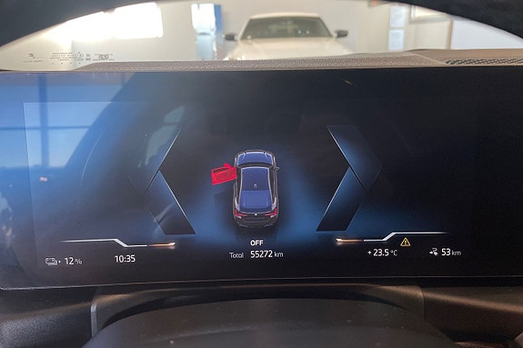 BMW i4 14 of 18