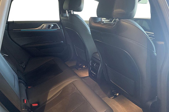 BMW i4 7 of 18