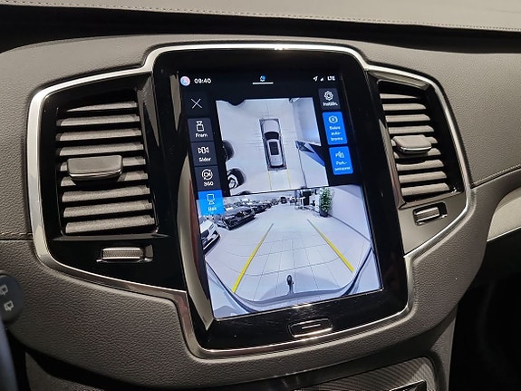 Volvo XC90 14 of 18