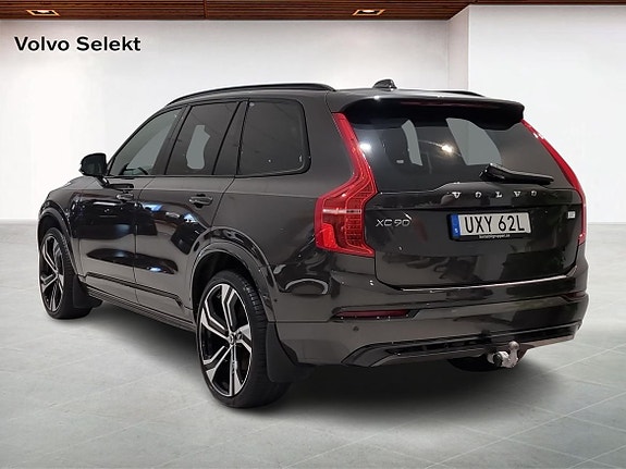 Volvo XC90 2 of 18
