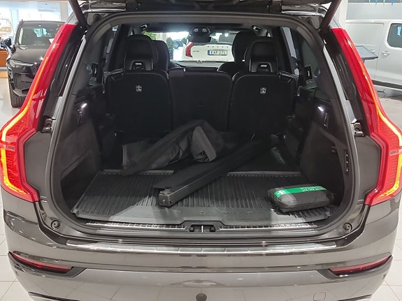 Volvo XC90 13 of 18