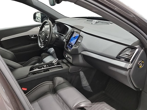 Volvo XC90 4 of 18