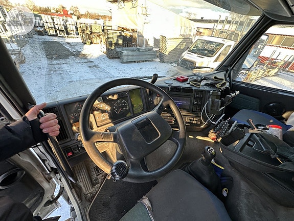 Volvo fm7 brädgårdsbil/kranbil 16 of 27