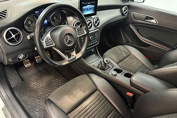 Mercedes-Benz CLA200 10 of 12