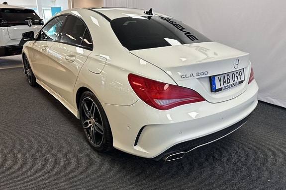 Mercedes-Benz CLA200 3 of 5