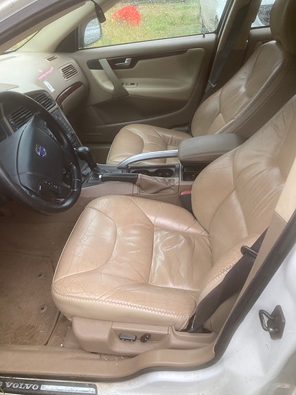Volvo XC70 8 of 10