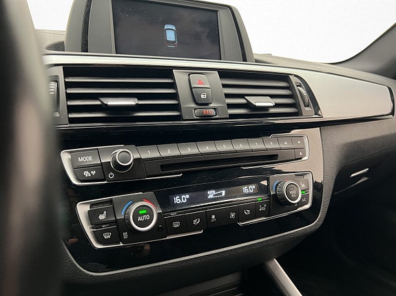 BMW 118i 23 of 30