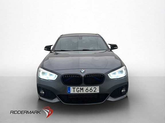 BMW 118i 2 of 5