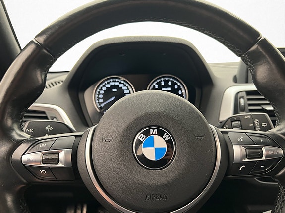 BMW 118i 15 of 30