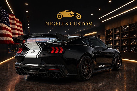 Ford Mustang 2 of 5