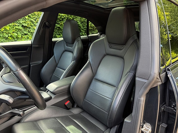 Porsche Macan 4S 8 of 8