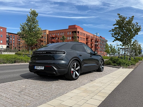 Porsche Macan 4S 4 of 5