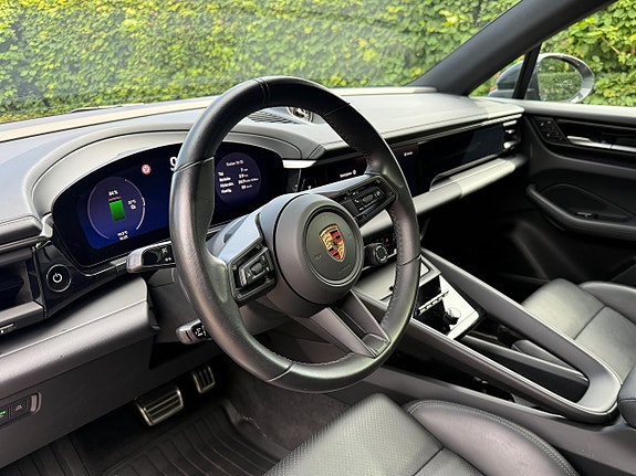 Porsche Macan 4S 7 of 8