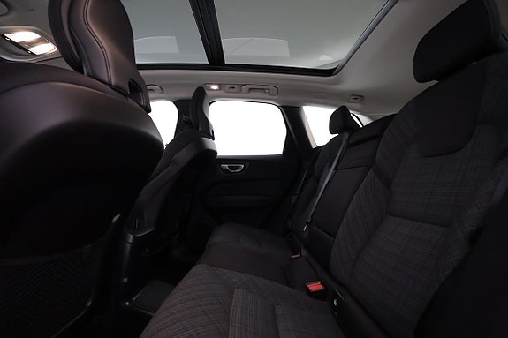 Volvo XC60 10 of 17