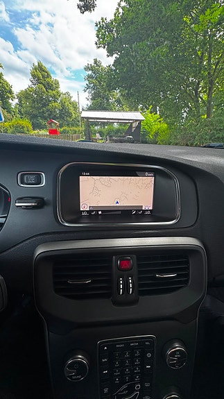 Volvo V40 Cross Country 7 of 13