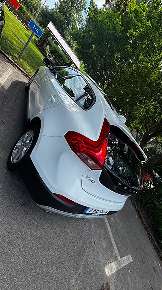 Volvo V40 Cross Country 4 of 13
