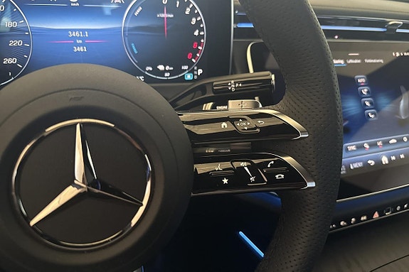 Mercedes-Benz E300 de 14 of 23