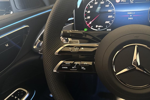 Mercedes-Benz E300 de 13 of 23