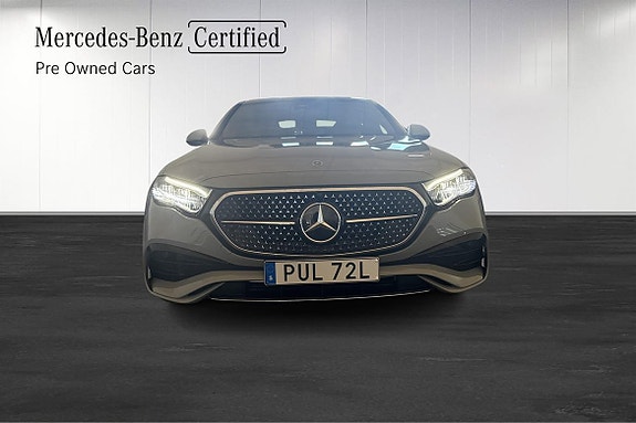 Mercedes-Benz E300 de 3 of 23