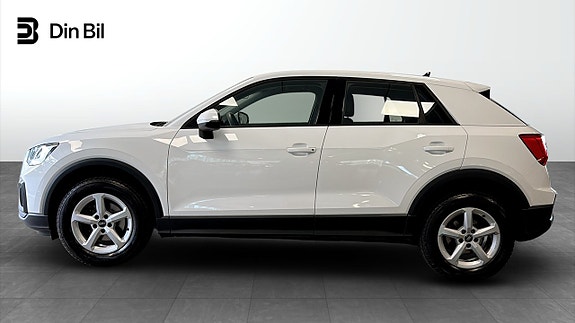 Audi Q2 2 of 12