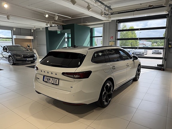 Skoda Superb 4 of 5