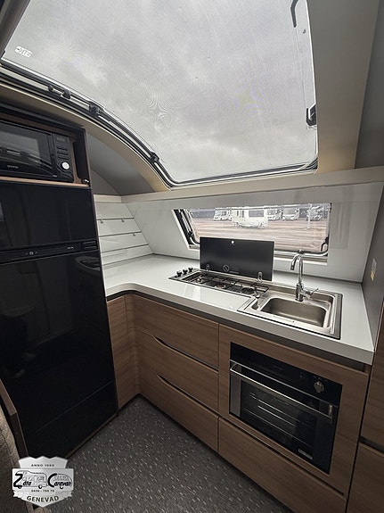 Adria ALPINA 663 HT 2 of 12