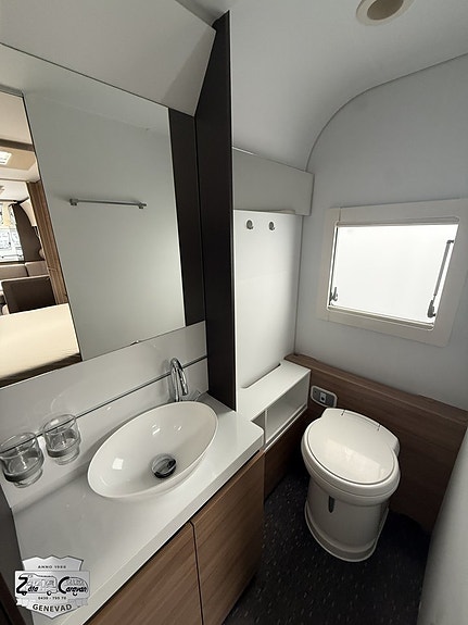 Adria ALPINA 663 HT 8 of 12