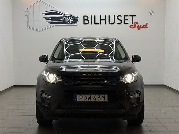 Land Rover Discovery Sport 3 of 5