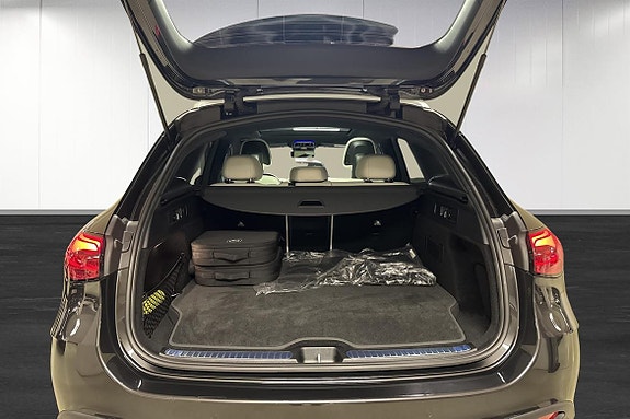 Mercedes-Benz GLC300 de 16 of 21