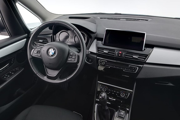 BMW 218d 8 of 18