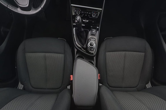 BMW 218d 9 of 18