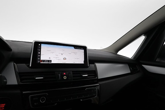 BMW 218d 13 of 18