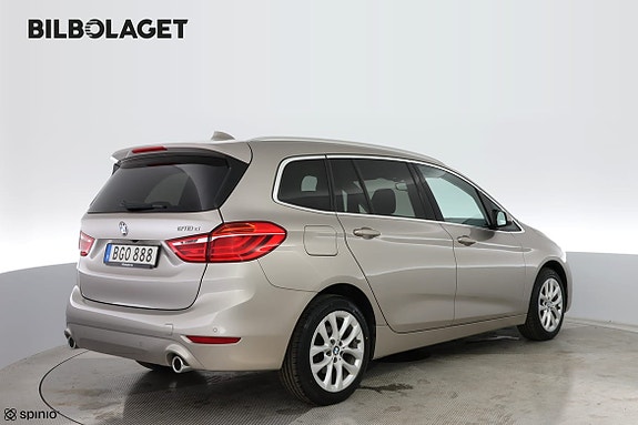 BMW 218d 4 of 18