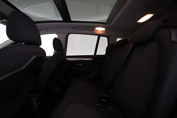 BMW 218d 10 of 18