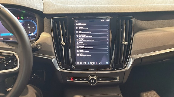 Volvo V90 Cross Country 12 of 13