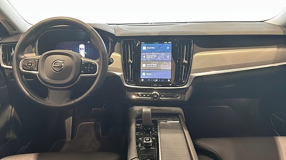 Volvo V90 Cross Country 4 of 13