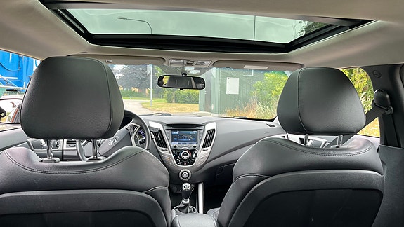 Hyundai Veloster 4 of 11