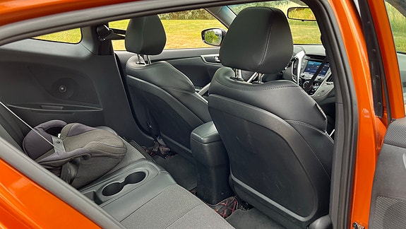 Hyundai Veloster 5 of 11