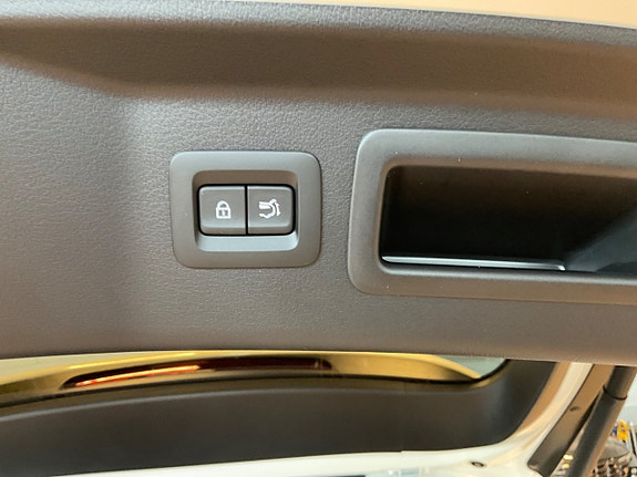 Mazda CX-80 8 of 16