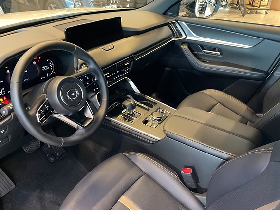 Mazda CX-80 10 of 16