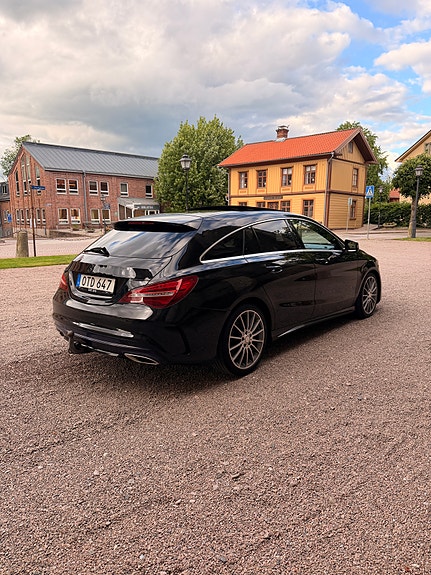 Mercedes-Benz CLA220 d 3 of 5