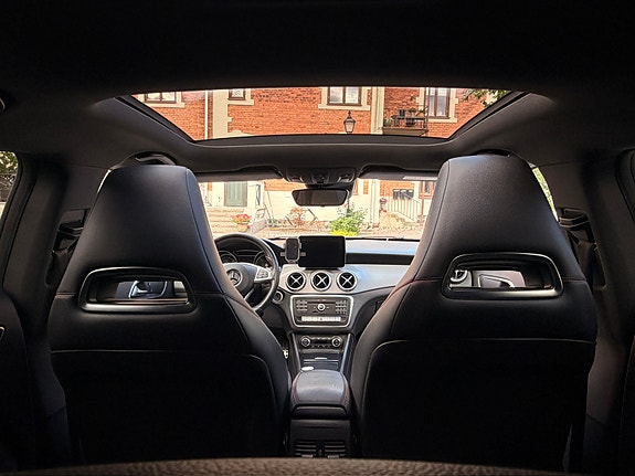 Mercedes-Benz CLA220 d 5 of 5
