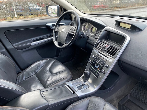 Volvo XC60 9 of 14