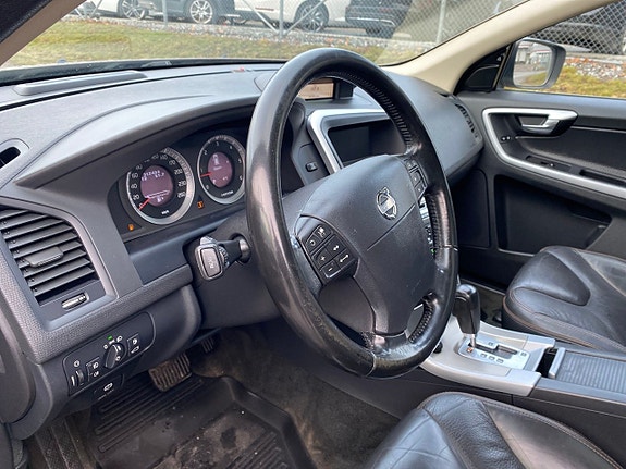 Volvo XC60 13 of 14