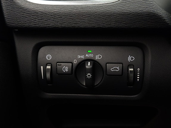 Volvo V40 24 of 28