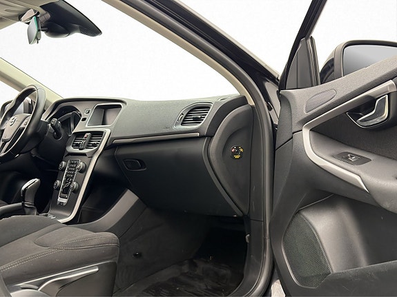 Volvo V40 12 of 28